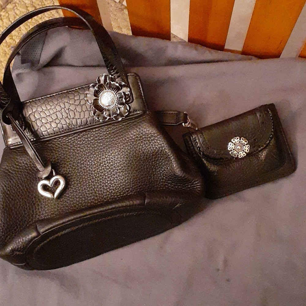 Black Women’s Leather Handbag with Floral Accent - Picture 3 of 10